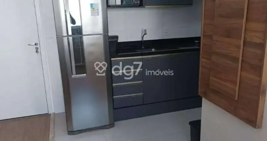 Apartamento com 2 dormitórios com armários, semi mobiliado e pronto pra morar!!