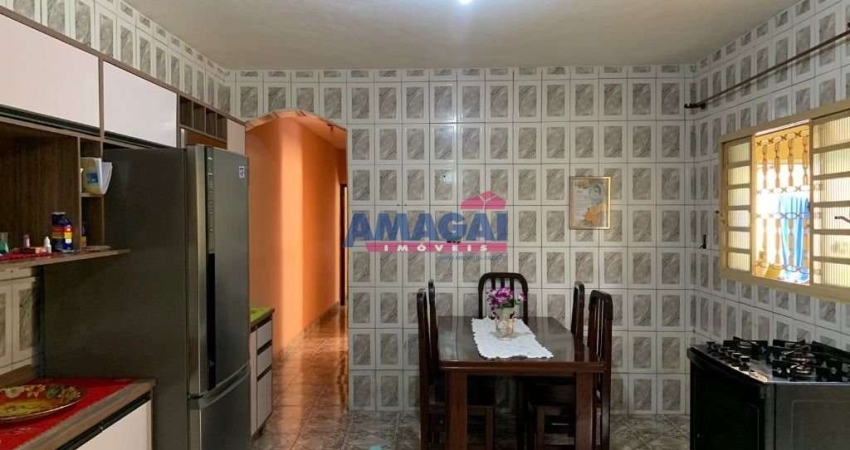 Casa com 2 quartos à venda no Jardim Santa Marina, Jacareí 