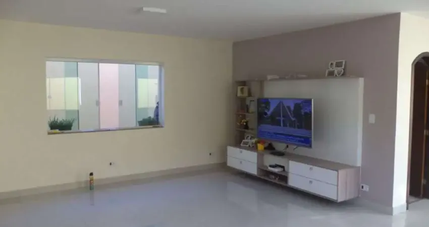 Casa com 3 quartos à venda no Jardim Santa Maria, Jacareí 