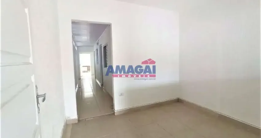 Casa com 2 quartos para alugar no Jardim Paraíba, Jacareí 
