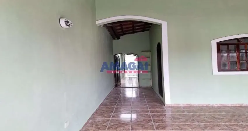 Casa com 2 quartos para alugar no Jardim Emília, Jacareí 