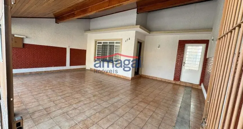 Casa com 3 quartos à venda no Jardim Jacinto, Jacareí 