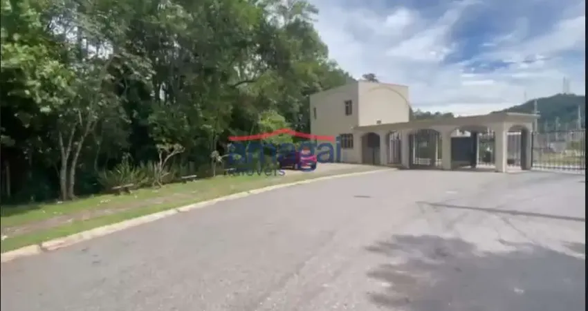 Terreno em condomínio fechado à venda no Centro, Guararema 