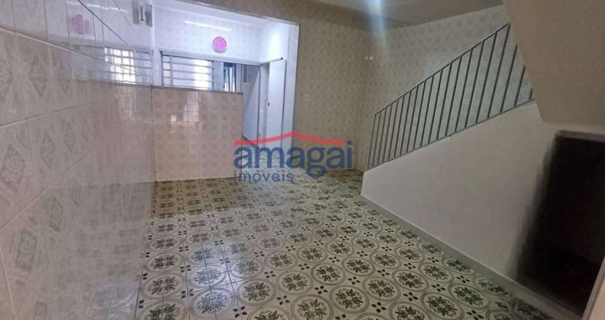 Casa com 2 quartos para alugar no Centro, Jacareí 