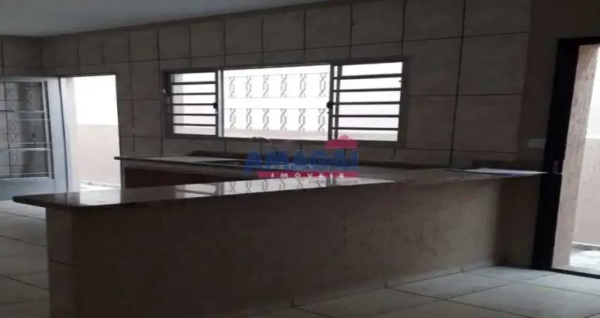 Casa com 3 quartos para alugar no Jardim Bela Vista, Jacareí 