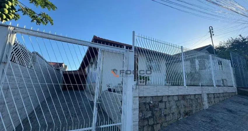 Casa com 4 dormitórios à venda, 255 m² por R$ 690.000,00 - Bela Vista - São José/SC