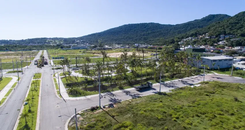 Descubra o Paraíso no Novo Norte Real Parque - Terreno de 450m² com Infraestrutura que você merece!