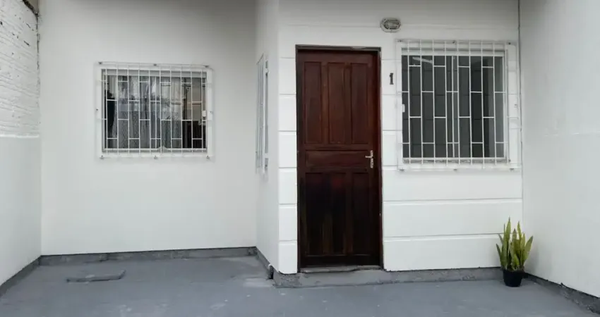 CASA GEMINADA À VENDA LOCALIZADA NO BAIRRO BELA VISTA EM PALHOÇA/SC.