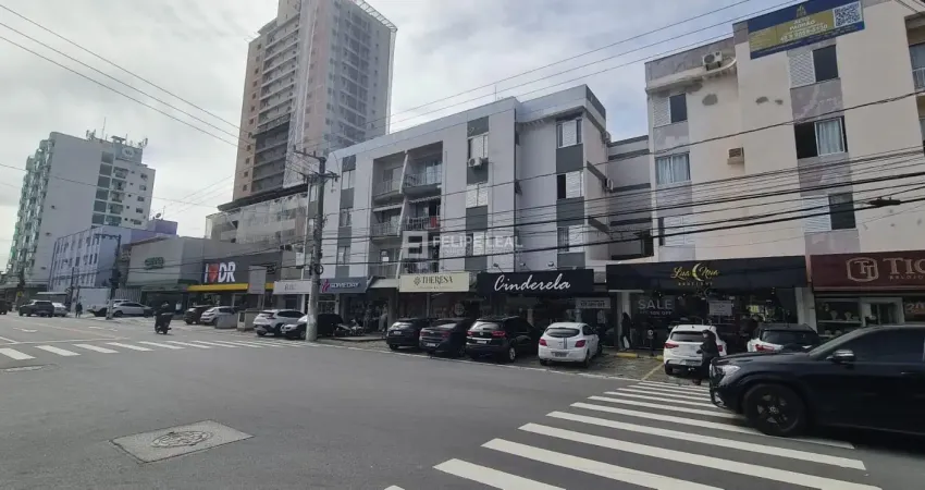 Apartamento de 2 dormitórios, com vaga coberta e localização estratégica no bairro kobrasol