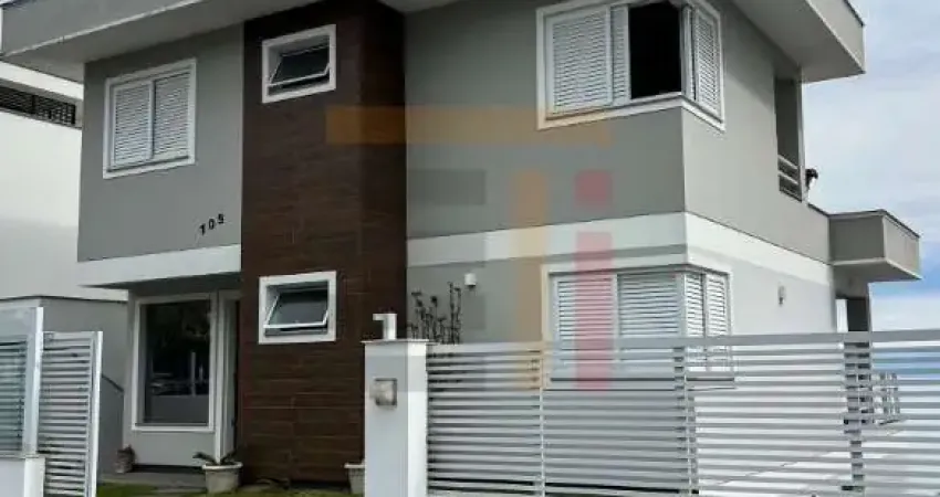 Casa com 3 quartos à venda na Rua José Nazareno Coelho, 105, João Paulo, Florianópolis
