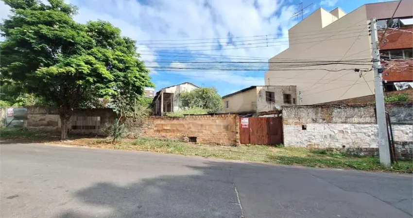 Terreno comercial à venda no Passo da Areia, Porto Alegre 