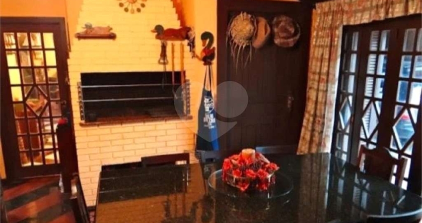 Casa com 6 quartos à venda em Vila Assunção - RS