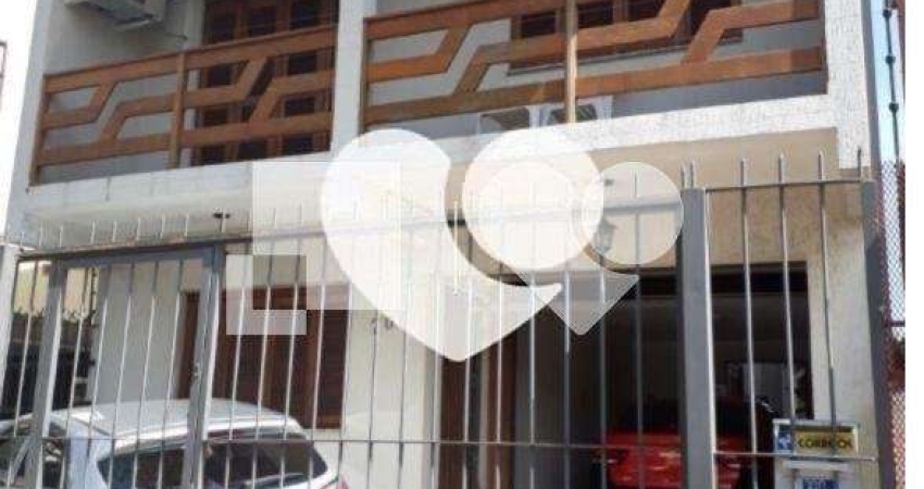 Casa com 3 quartos à venda na Rua Veador Porto, Santana, Porto Alegre