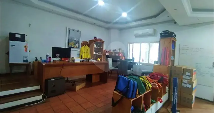 Casa comercial à venda no Partenon, Porto Alegre 