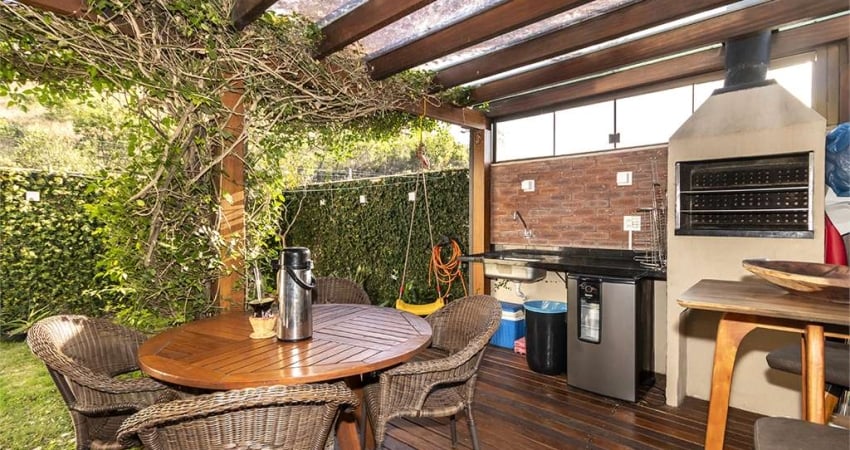 Casa com 3 quartos à venda na Avenida Engenheiro Ludolfo Bohel, Teresópolis, Porto Alegre