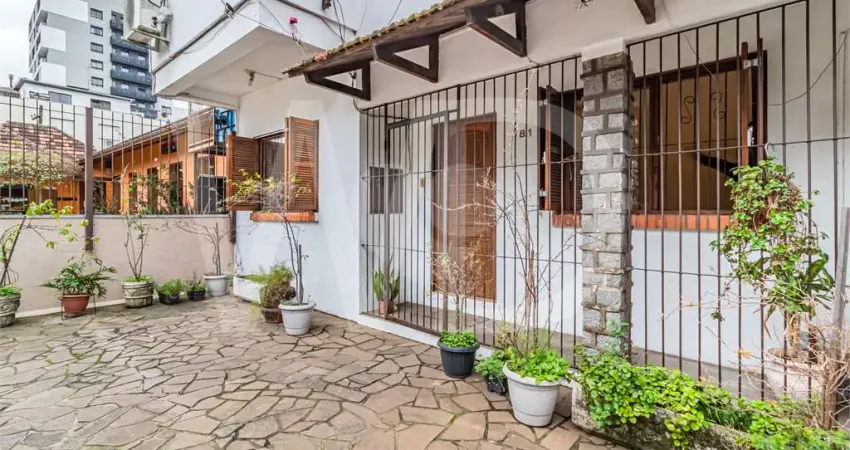 Casa com 4 quartos à venda na Avenida Ijuí, Petrópolis, Porto Alegre