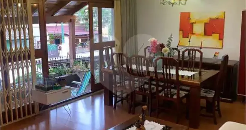 Casa com 4 quartos à venda na Rua Lloyd de Andrade Polidoro, 45, Ipanema, Porto Alegre