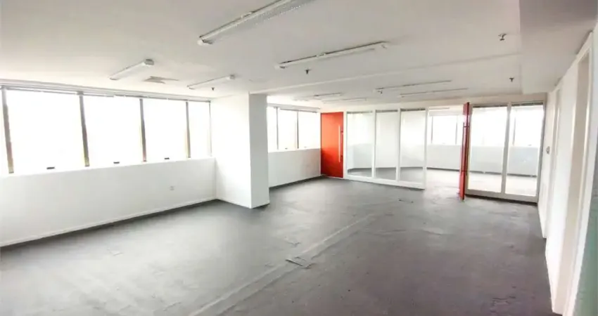 Sala comercial para alugar na Avenida Loureiro da Silva, Praia de Belas, Porto Alegre