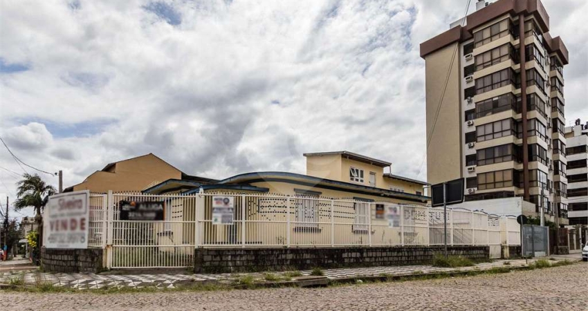 Casa com 4 quartos à venda na Rua Leopoldo de Freitas, Passo da Areia, Porto Alegre
