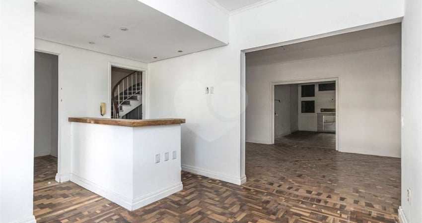 Casa com 4 quartos à venda ou para locação em Petrópolis - RS