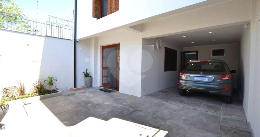 Casa com 4 quartos à venda ou para locação em Menino Deus - RS