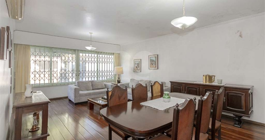 Casa com 5 quartos à venda na Rua Matias José Bins, Três Figueiras, Porto Alegre
