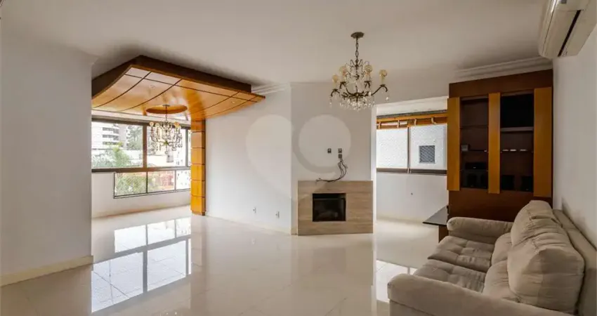 Apartamento com 3 quartos para locação em Auxiliadora - RS
