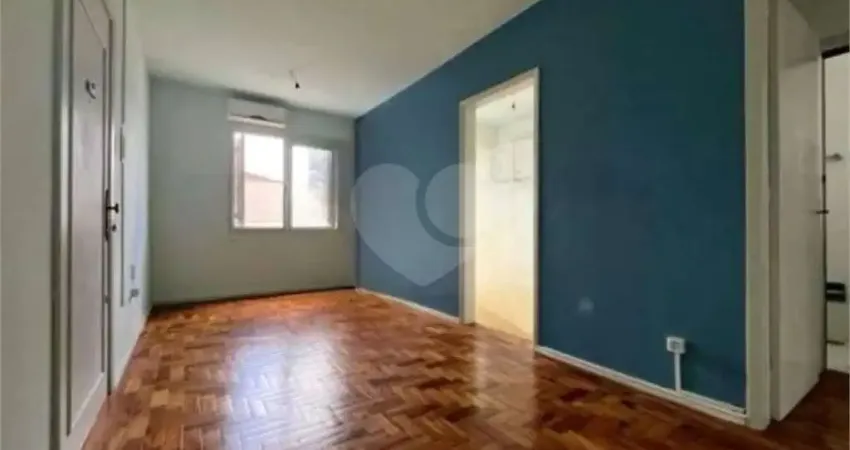 Apartamento com 2 quartos à venda ou para locação em Azenha - RS