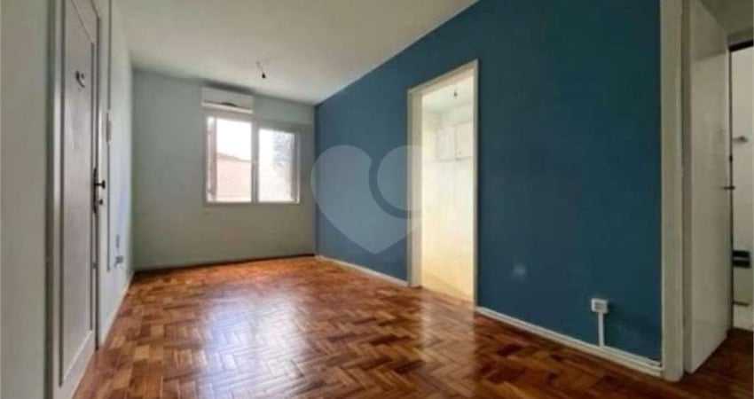 Apartamento com 2 quartos à venda ou para locação em Azenha - RS