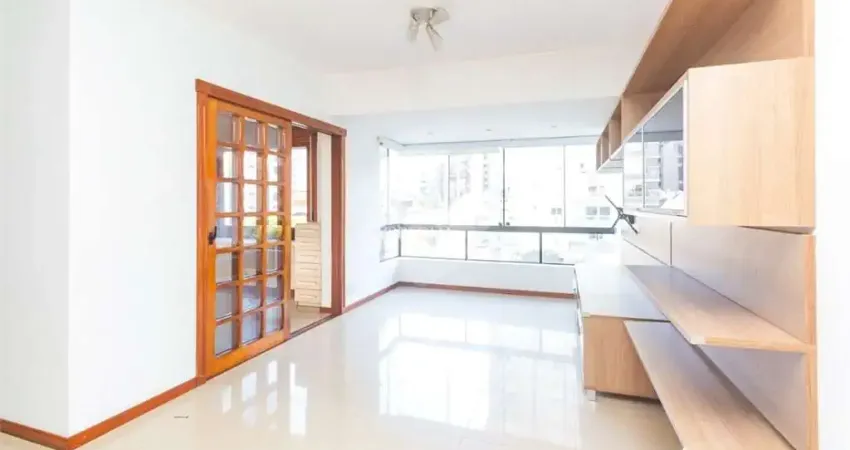 Apartamento com 3 quartos para locação em Petrópolis - RS