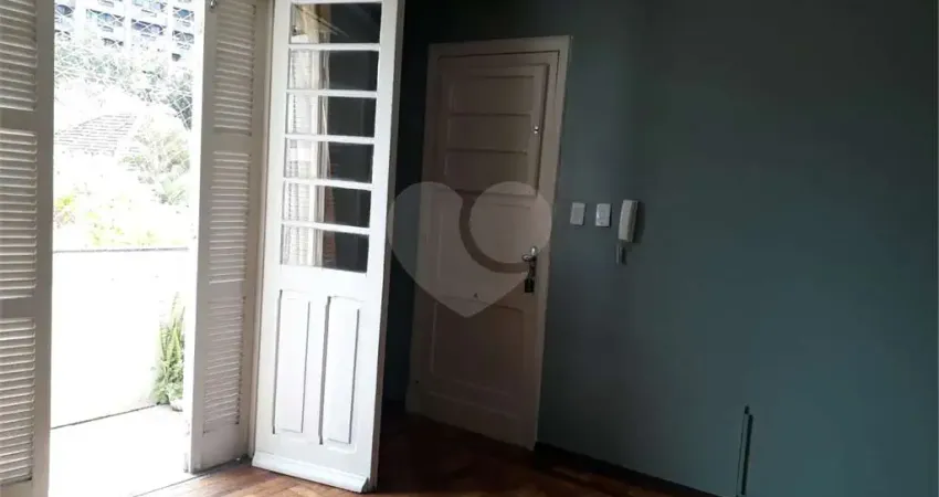 Apartamento com 3 quartos para alugar no Moinhos de Vento, Porto Alegre 