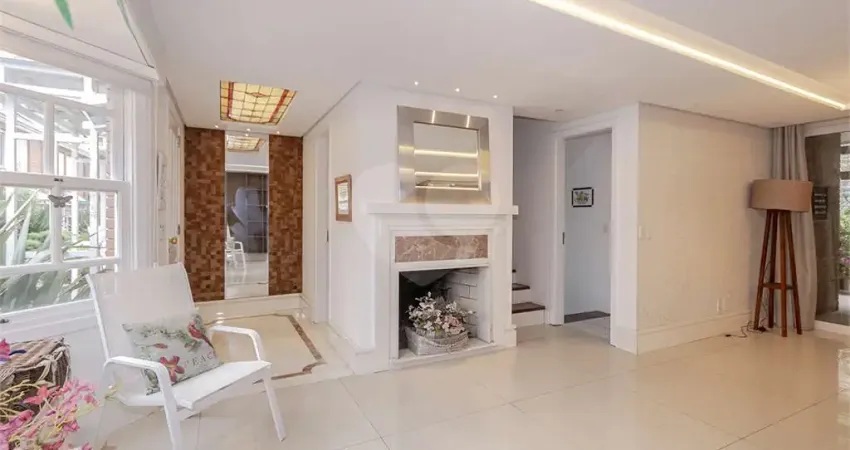 Terreno em condomínio fechado à venda no Três Figueiras, Porto Alegre 