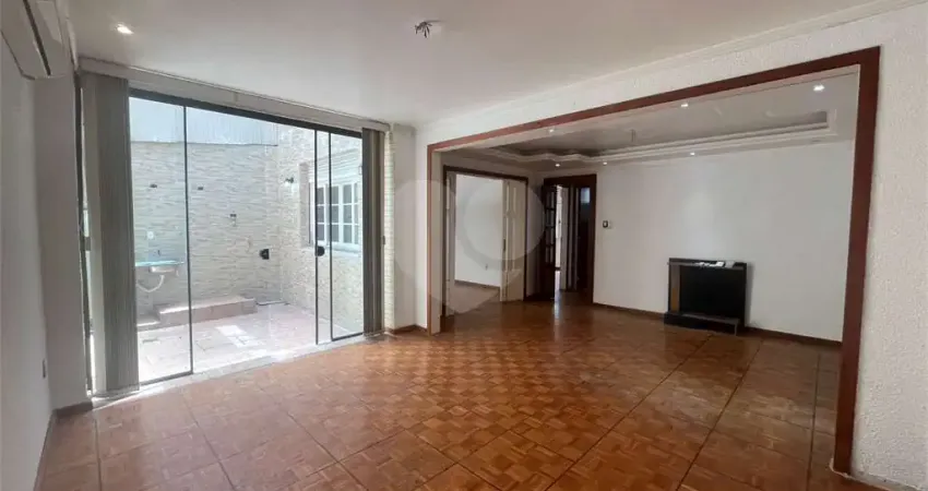 Apartamento com 3 quartos para alugar em Petrópolis, Porto Alegre 