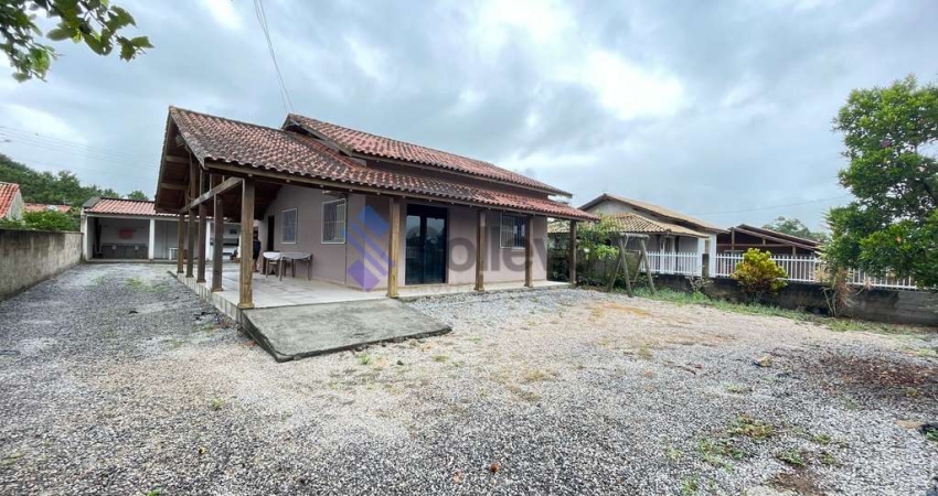 Casa à venda no bairro Arroio do Rosa - Imbituba/SC
