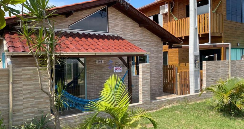 Casa à venda no bairro Ribanceira - Imbituba/SC