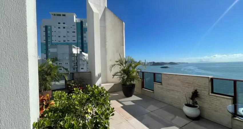 Apartamento duplex com vista panorâmica da orla contendo 5 suítes e 3 vagas
