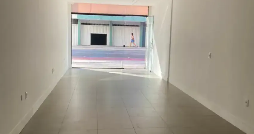 Locação anual de sala comercial com 56,42m² na av. brasil na área central