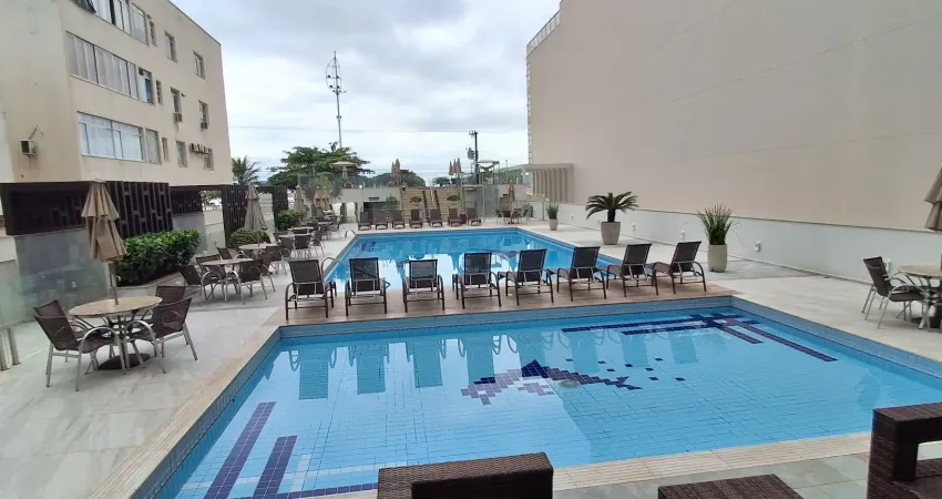 Frente mar mobiliado com 4 quartos sendo 2 suítes, para locação anual no edifício paraíso