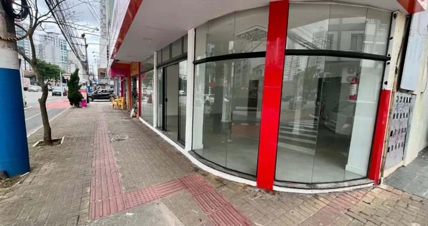 Sala comercial ampla na terceira avenida, pronta para uso e excelente para negócios