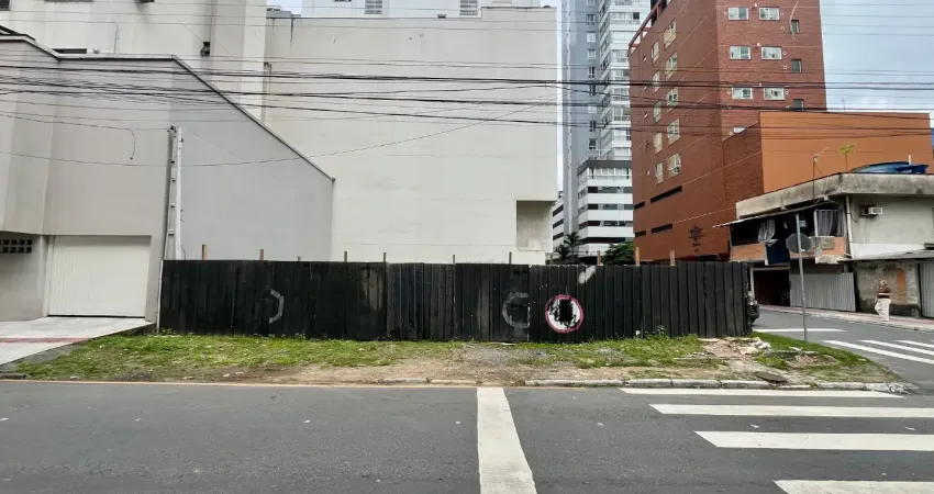 Terreno de esquina para uso comercial entre avenida brasil e terceira avenida