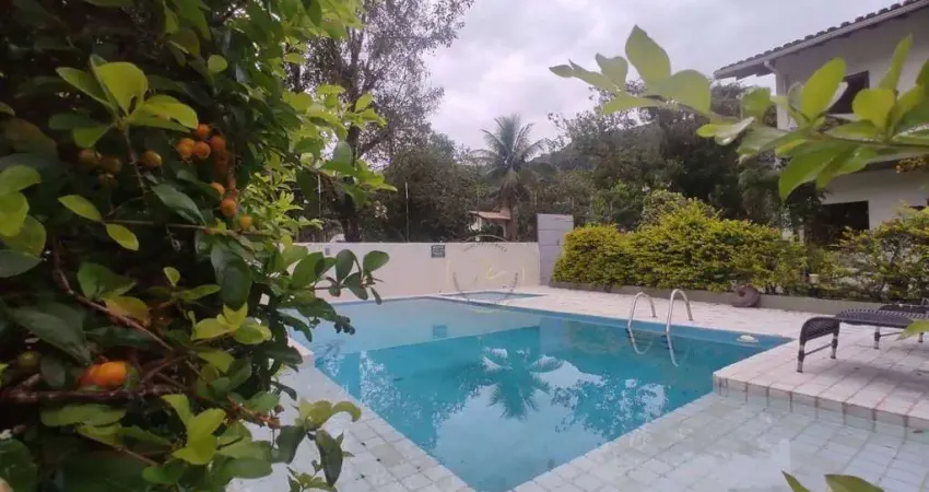 Apartamento com 3 dormitórios à venda, por R$ 550.000 - Praia do Lázaro - Ubatuba/SP