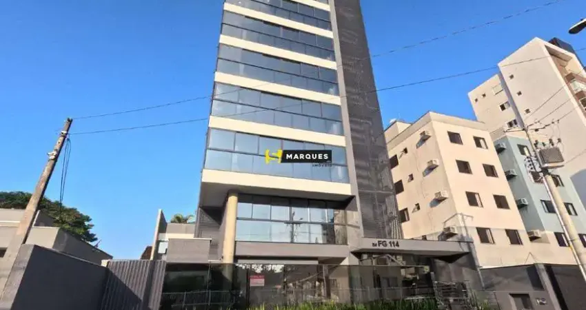 Apartamento de alto padrão mobiliado e decorado, com 2 suítes + 1 suíte master e 2 vagas de garagem no América