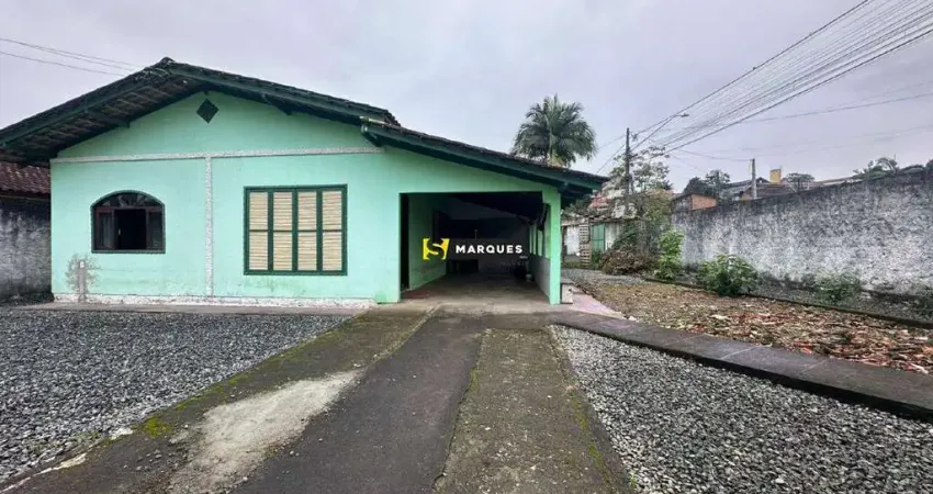 Casa à venda na Rua Gerhard Fischer, Paranaguamirim, Joinville