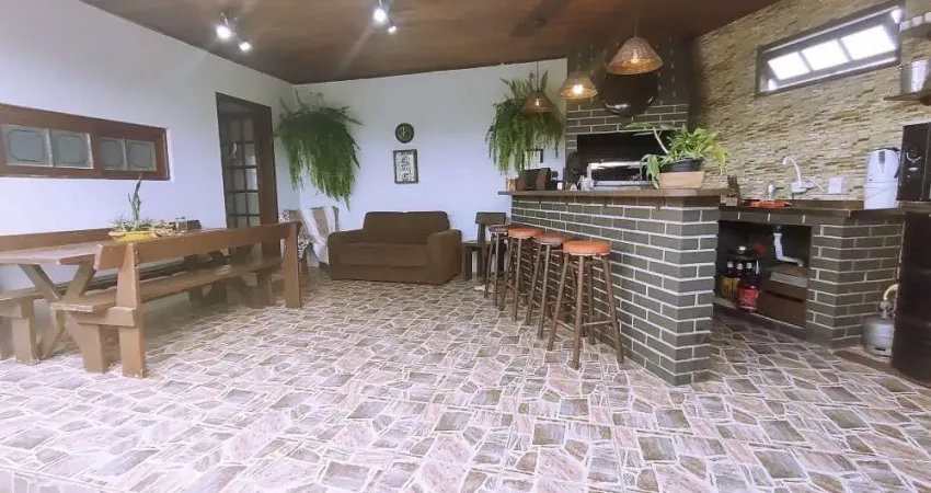 Sobrado para 2 Famílias ou Comércio-Residência - Pelotas-RS
