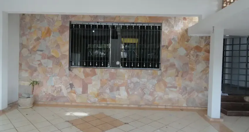 Casa excelente localização, próxima ao Parque Linear, Estadio Municipal,