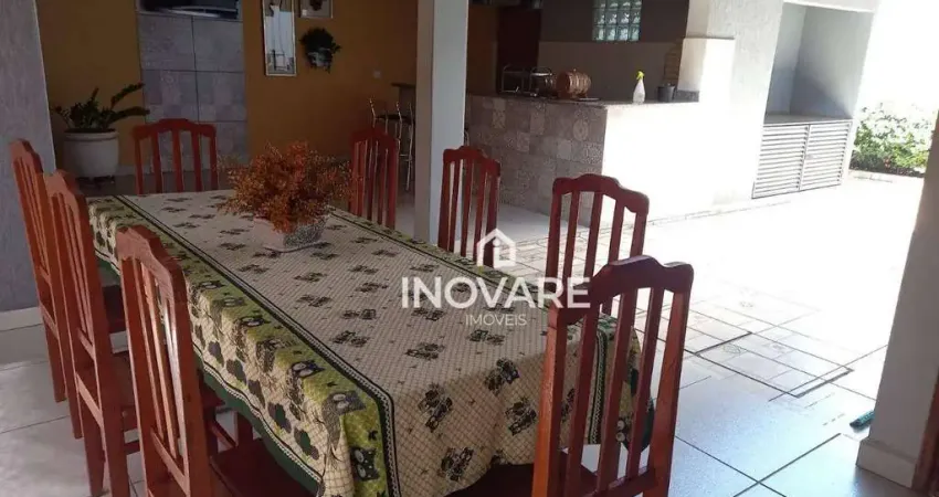 Casa com 3 dormitórios à venda, 180 m² por R$ 800.000,00 - Setor Santos Dumont - Itumbiara/GO