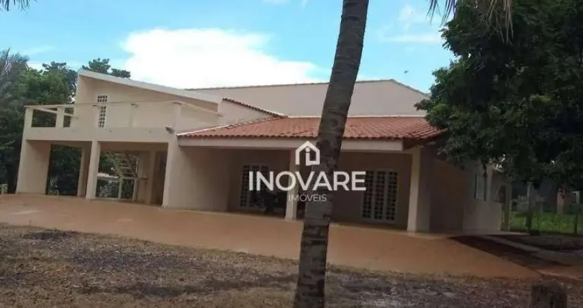 Rancho com 3 dormitórios à venda, 220 m² por R$ 550.000,00 - Zona Rural - Itumbiara/GO