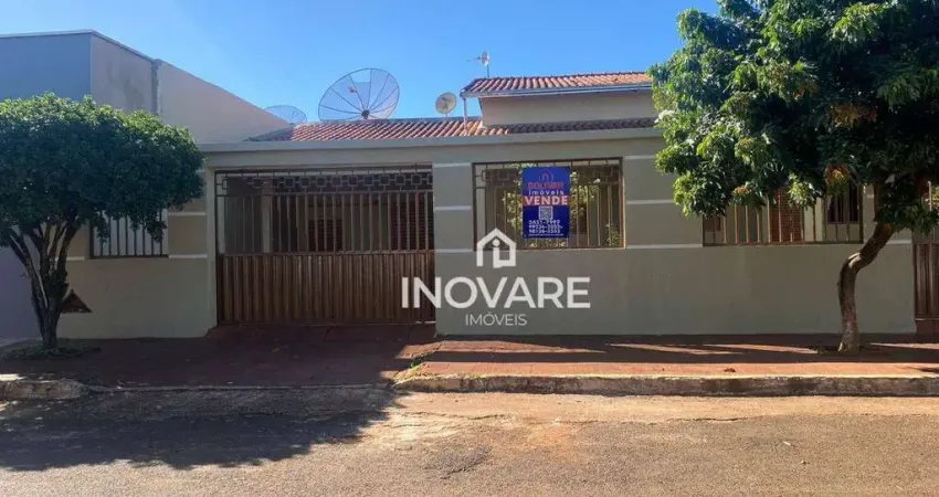 Casa com 3 dormitórios à venda, 270 m² por R$ 400.000,00 - Alvorada - Araporã/MG