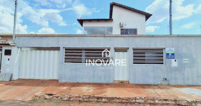 Casa com 3 dormitórios à venda, 200 m² por R$ 420.000 - Jardim das Palmeiras - Araporã/MG
