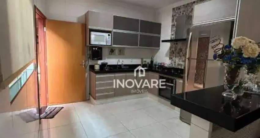 Casa com 3 dormitórios à venda, 240 m² por R$ 650.000,00 - Jardim Morumbi - Itumbiara/GO